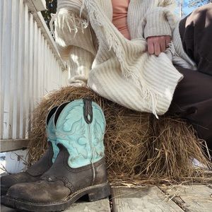 Justin’s boots, size 9.